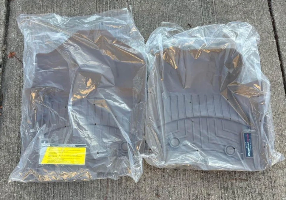 Juego de alfombrillas para clima Ford F150 15-24 45697-1-2 nuevas Foto 3 de 4