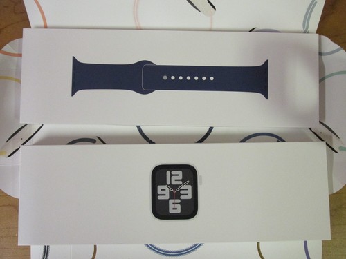 Apple Watch SE 2nd Gen GPS 44mm Silver Al w/ Denim Band SB S/M **Brand New** - Zdjęcie 4 z 5