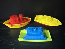Plastic Toy Boat Bath Toys Kids  Toddlers Set-3 Kids Pool Water Bright Colors