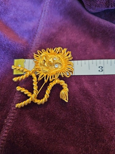 Vintage goldfarbene dünne Löwe strukturierte Brosche Anstecknadel Strass Augen ausdrucksstarkes Gesicht - Bild 6 von 6