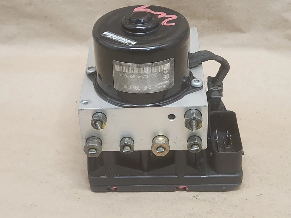 98-03 JAGUAR XK8 XJ8 XKR XJR ABS MÓDULO DE CONTROLE DE BOMBA DE FREIO ANTIBLOQUEIO LNF2210AC - Imagem 2 de 4