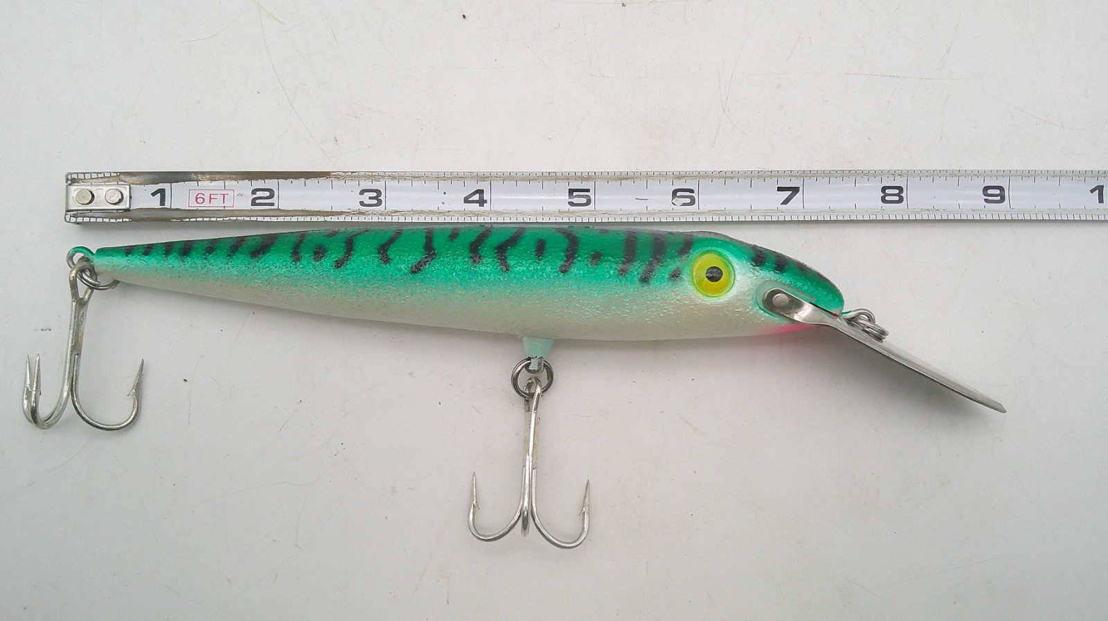 Lot of 9 Large Ocean Lures Hard Baits Plugs Jigs in Bass Pro Shops Plastic Case - Image 3