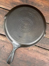 Griswold Cast Iron #108 Large Logo Shallow Skillet Griddle