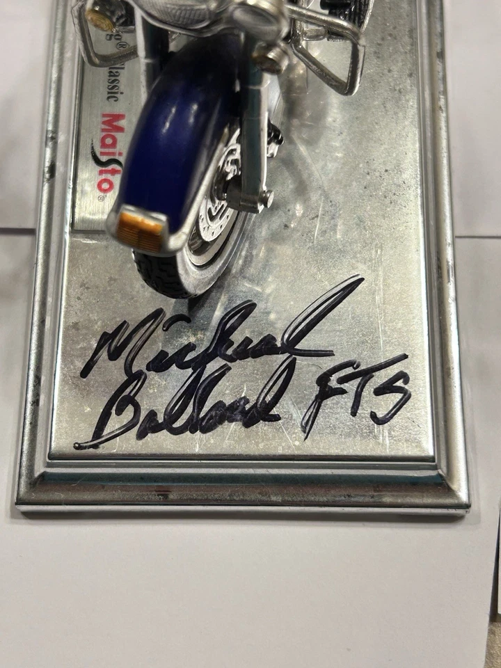 2000 FLHRC ROAD KING HARLEY DAVIDSON MAISTO 1:18 MODEL AUTOGRAPH MICHAEL BALLARD - Image 4 of 4