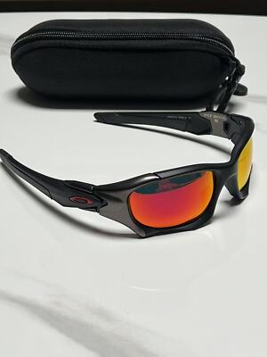 New in Box Oakley Pit Boss 2 Sunglasses Gorpcore OO9137-01 Glossy Red