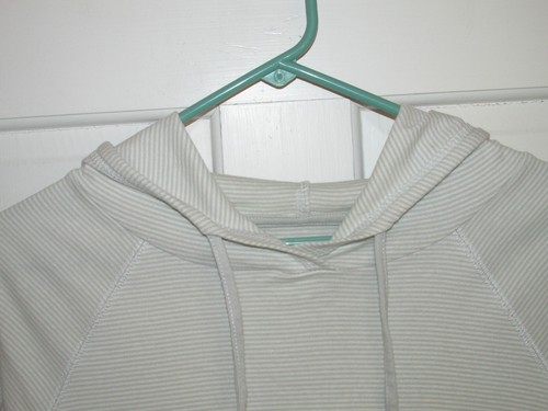 Eddie Bauer Women's Gray & White Stiped Hooded Long Sleeve Activewear Top Size M - Picture 2 of 7