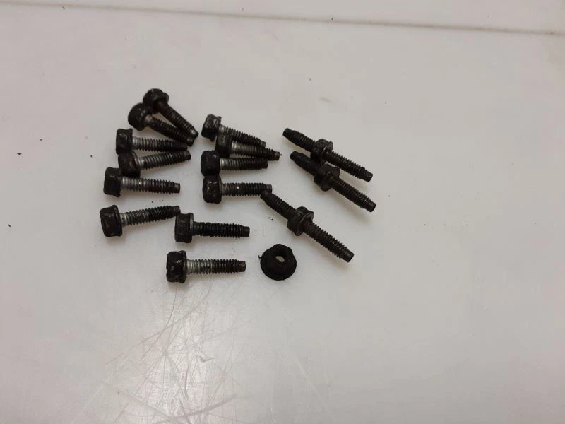 Tornillos de cubierta de válvula Jeep TJ Wrangler 4,0 L 2000 2001 2003 2004 2005 2006 92239 Foto 2 de 4