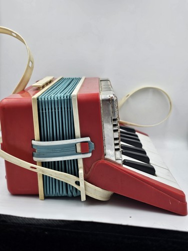 Emenee Golden Piano Accordian- Piano Does Not Work- Makes Noise With Accordian - Picture 7 of 10