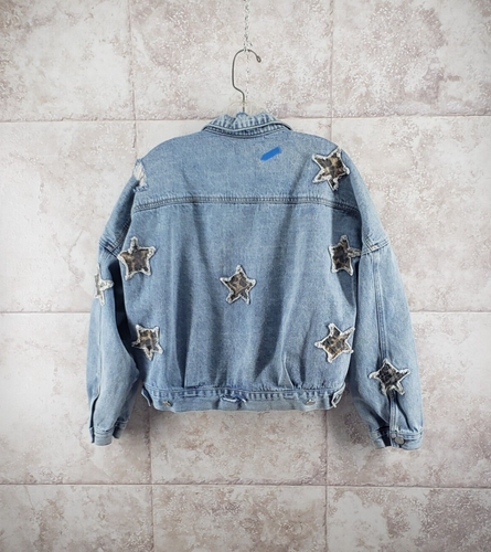 Chaqueta vaquera de mezclilla envejecida recortada con apliques estrellas de gran tamaño talla L - Imagen 2 de 10