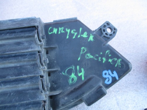17 18 19 20 21 22 23 24 CHRYSLER PACIFICA LOWER RADIATOR GRILLE AIR SHUTTER OEM - Picture 6 of 7