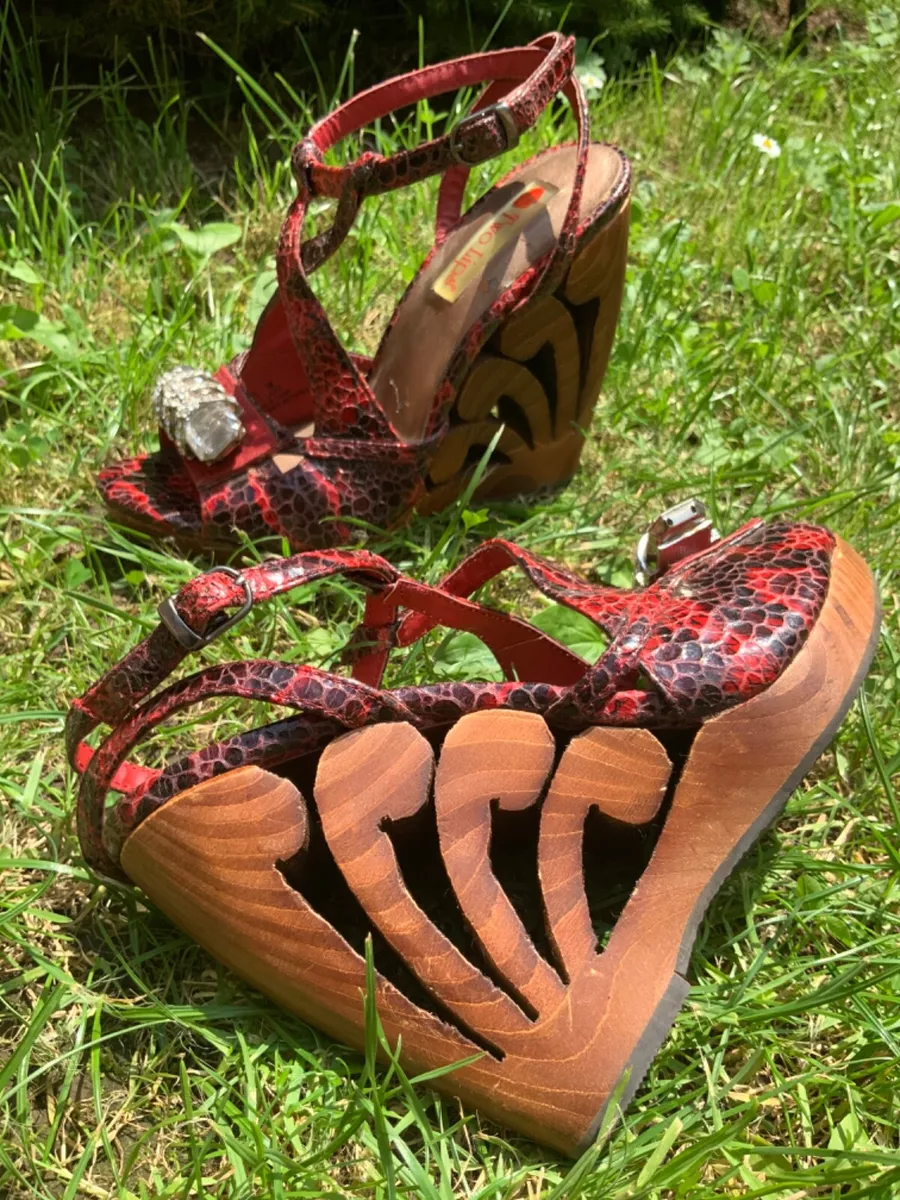 Two lips sandals hotsell