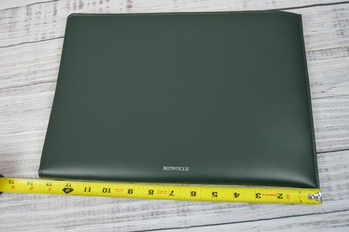 Monocle Treuleben Special Edition Wallaby Laptop Case Document Holder Green NEW - Picture 15 of 18