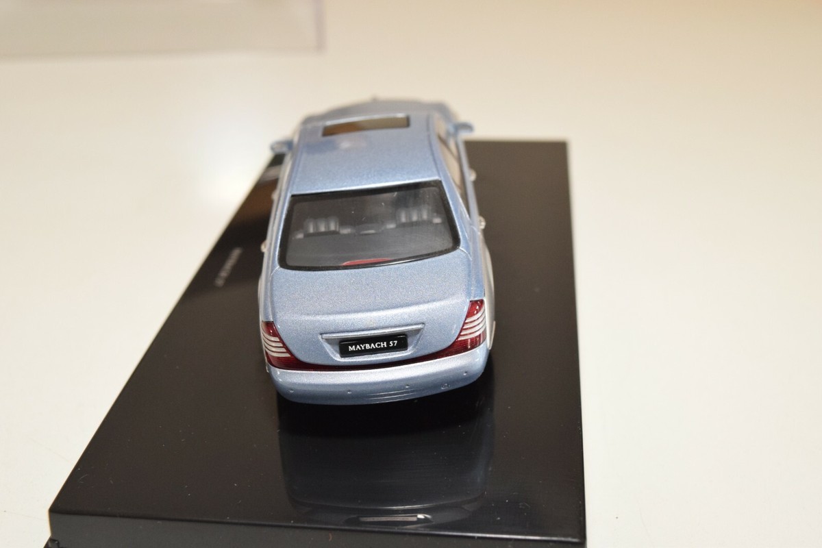 AUTO ART MAYBACH 57 2002 Bleu/Gris Métal 1/43 - Miniature Voiture De Collection état Neuf