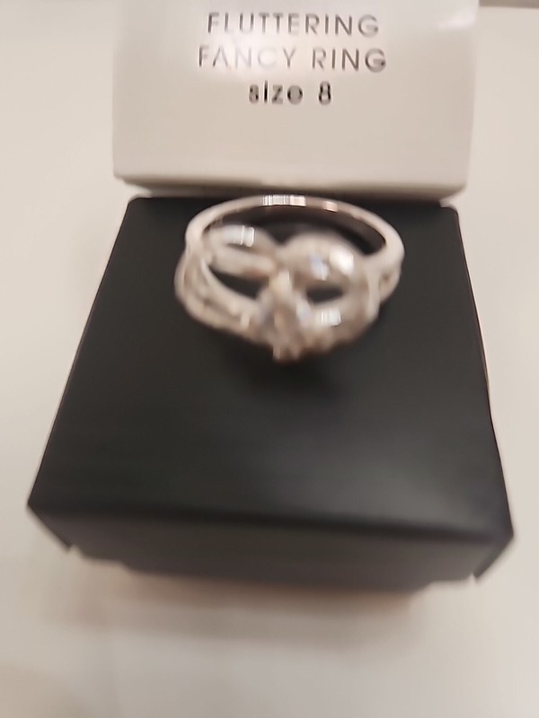 Avon Fluttering Fancy Ring