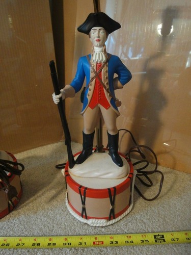 Vintage Revolutionary War, Continental Army Soldier ceramic table lamp set. - Picture 5 of 8