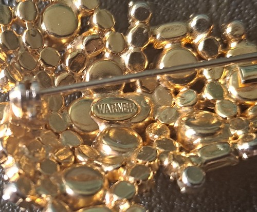 Warner Christmas Tree Colored Rhinestones Vintage Gold Tone Brooch/Pin 2 1/2" - Picture 3 of 4