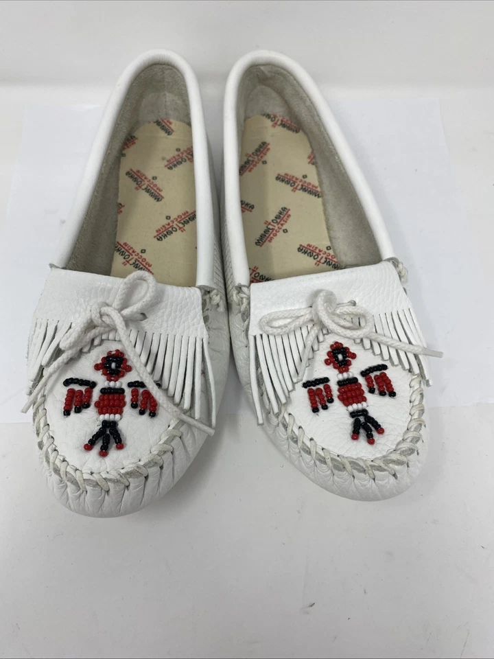 Minnetonka Moccasins 6.5 Beaded Thunderbird White Leather Loafers Slip On Shoes - Image 2 of 4