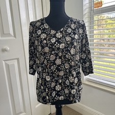 J Jill Dark Moody Floral Rayon V-neck 3/4 Sleeve Blouse Size Medium