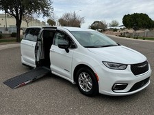 2024 Chrysler Pacifica Touring L 4dr Mini Van