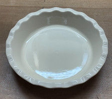 Emile Henry Brown Cream Ruffled 9 Inch Pie Di...