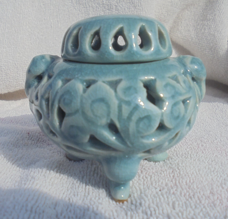 Asian Crane Signed 3" Glazed Incense Burner