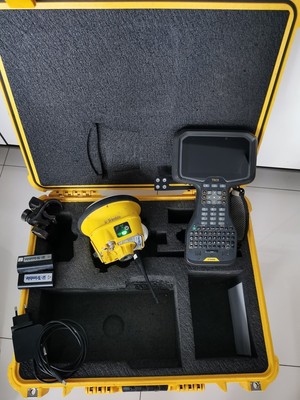 Trimble SPS985 Base & Rover UHF TSC5 Siteworks, lot of accessories, #785