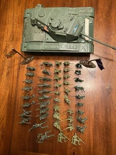 Processed Plastic Co. Vintage Military Army Tank 7520 Toy plus  (48) Soldiers