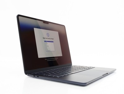 Apple MacBook Air 2023 MXCV3LL/A M2 Chip 4.5GHz 16GB RAM 256GB SSD 13.6''