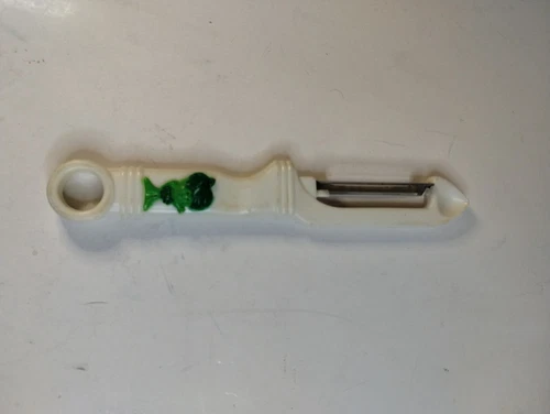 Green Giant Vegetable Peeler