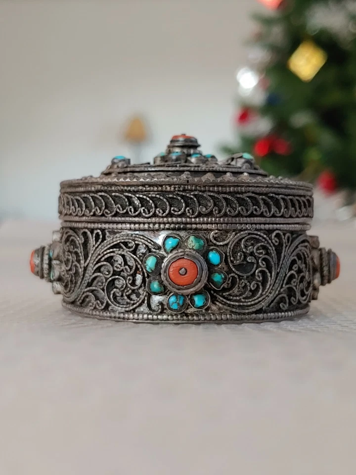 Antique Tibet Art Silver Lace Jewelry Trinket Box Red Coral Turquoise Handicraft - Image 2 of 4