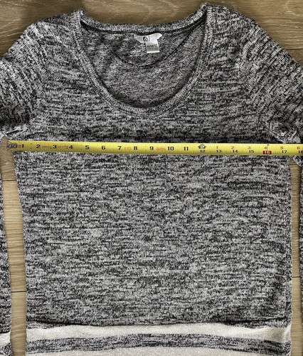 Volcom Crystal Moon Black And White Women’s Lightweight Sweater Size M - Picture 17 of 21
