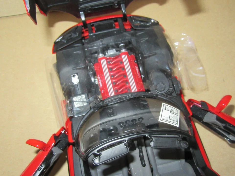 898Q 1994'S Revell No. 8822 Dodge Viper Rt/10 Roadster Rosso Nuovo + Box 1:20 - Immagine 4 di 4