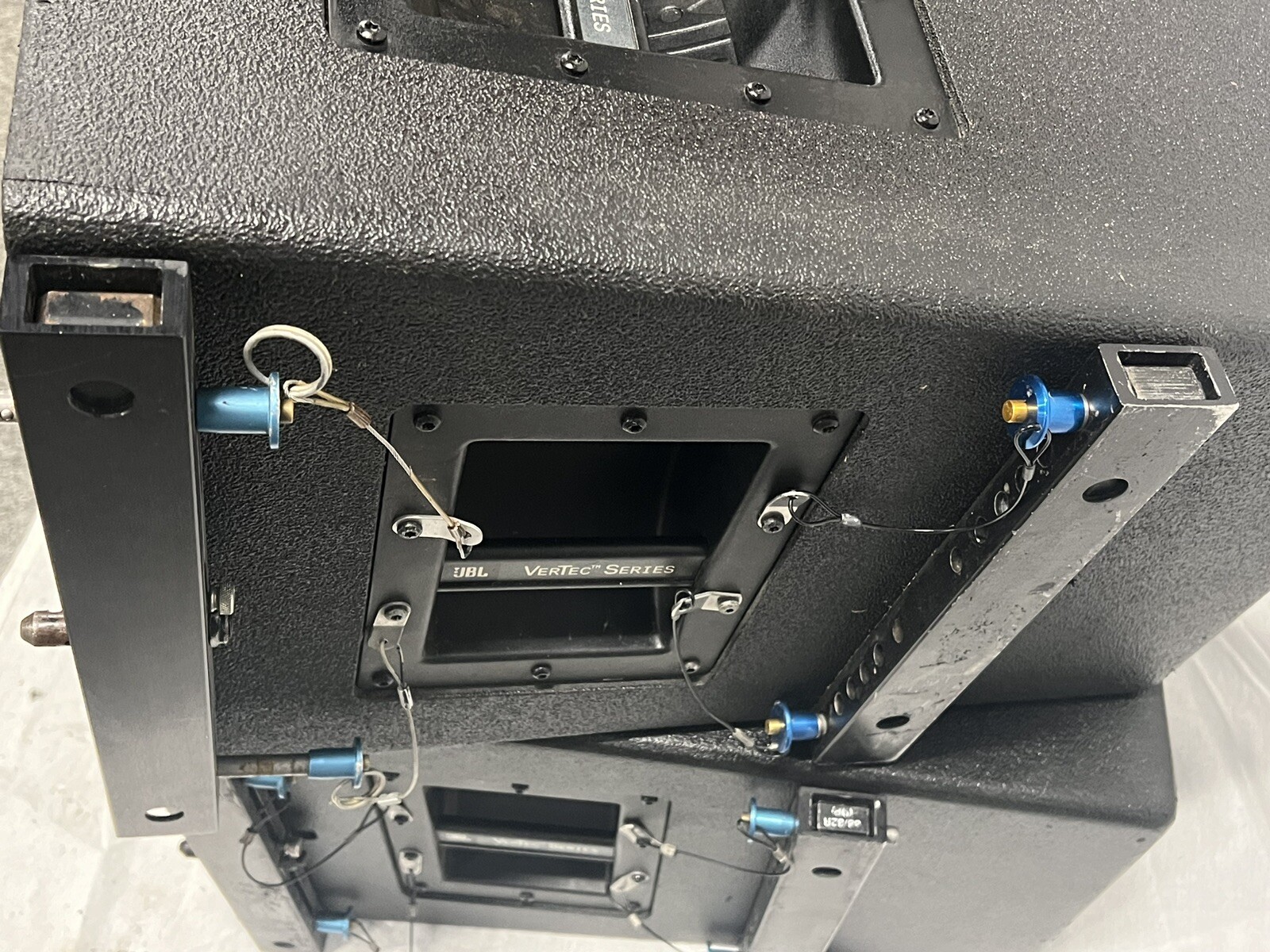 jbl-vt4888-vertec-3-way-line-array-element-w-dollys-covers-price