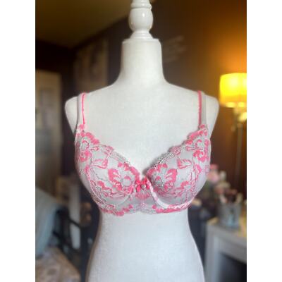 VICTORIA SECRET BRAND, WHITE & HOT PINK PUSH UP BRA W FLORAL DESIGN