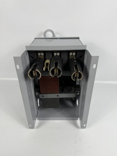 ITE BOS16451, 30 amp, 600 volt, bus plug, 3 phase. 4 wire buss plug 30A BD - Picture 7 of 13