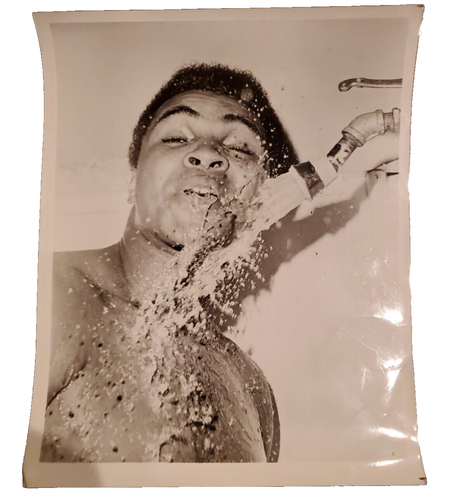Professional Muhammad Ali Photograph Original Black & White 8 x 10 set of 2 - Picture 4 of 8