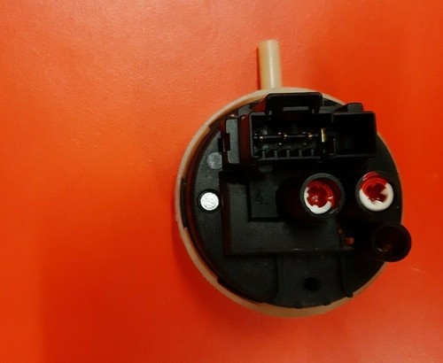 Waschmaschine INDESIT IWC6125S Druckschalter