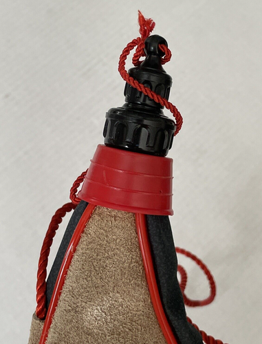 Bolso Cantimplora Vintage Bota Gamuza Cuero Agua Vino Hecho en España 1 Litro - Nuevo de Lote Antiguo - Imagen 3 de 5