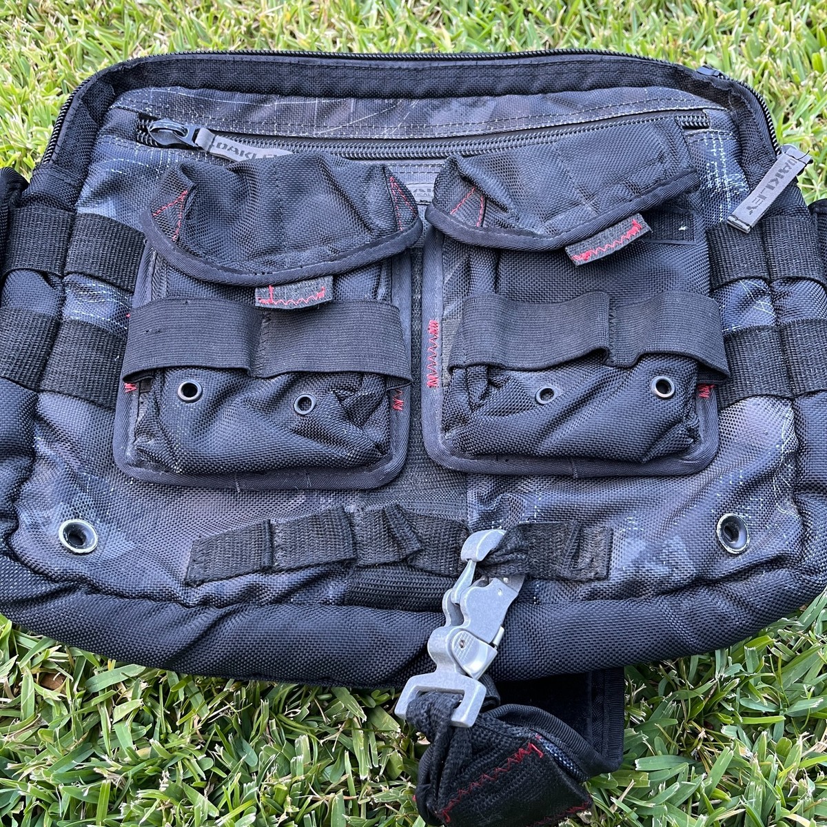 Oakley Tactical Field Gear AP Sandbag 1.0 Sling Bag Black