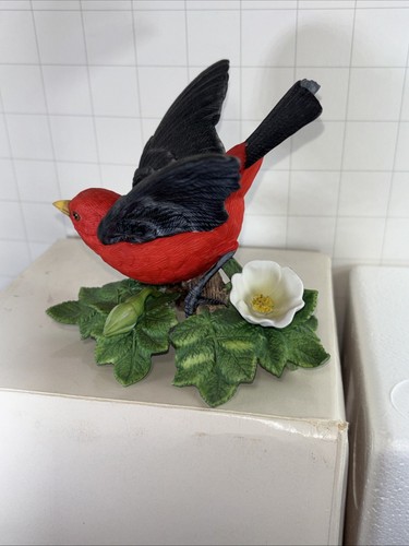 Lenox Scarlet Tanager Figurine Garden Bird Collection Fine Porcelain 1992 - Picture 6 of 8
