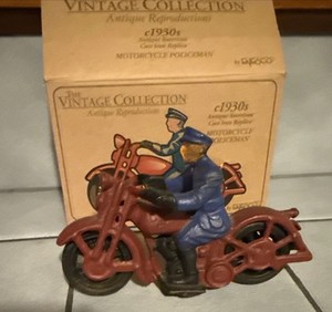 Collectible ENESCO Antique American 1930s Cast Iron Replica Motorcycle Policeman