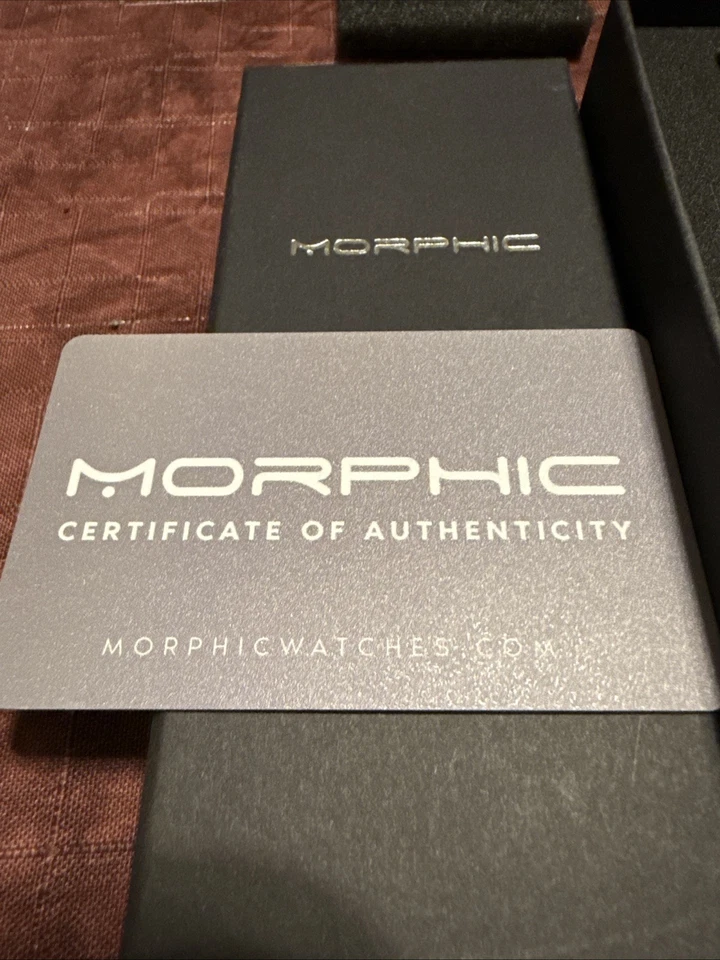 Morphic Serie M74 MPH7408 Esfera Azul 42 mm con Cuero Negro Una Pieza RP $300 Foto 2 de 4