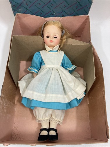 Vintage Madame Alexander Alice in Wonderland 13” doll #1552 - Picture 2 of 8