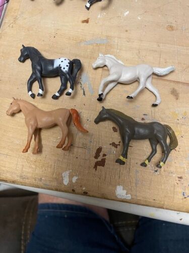 HORSES LARGE 2 3/4" W 1 3/4" H 1/2" D 4 PACK 1 - Picture 3 of 4