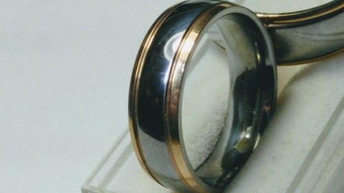 LOVELY PAIR OF TITANIUM BAND RINGS SIZES 10.25-10.5 AND 7.25-7.5! - Picture 8 of 10