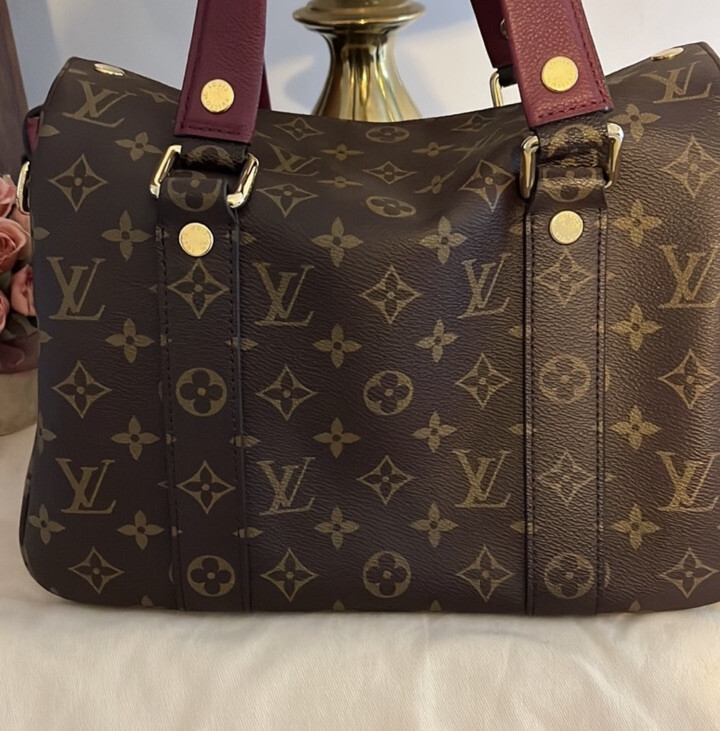 Louis Vuitton Manhattan NM Handbag Monogram Raisin Trim With