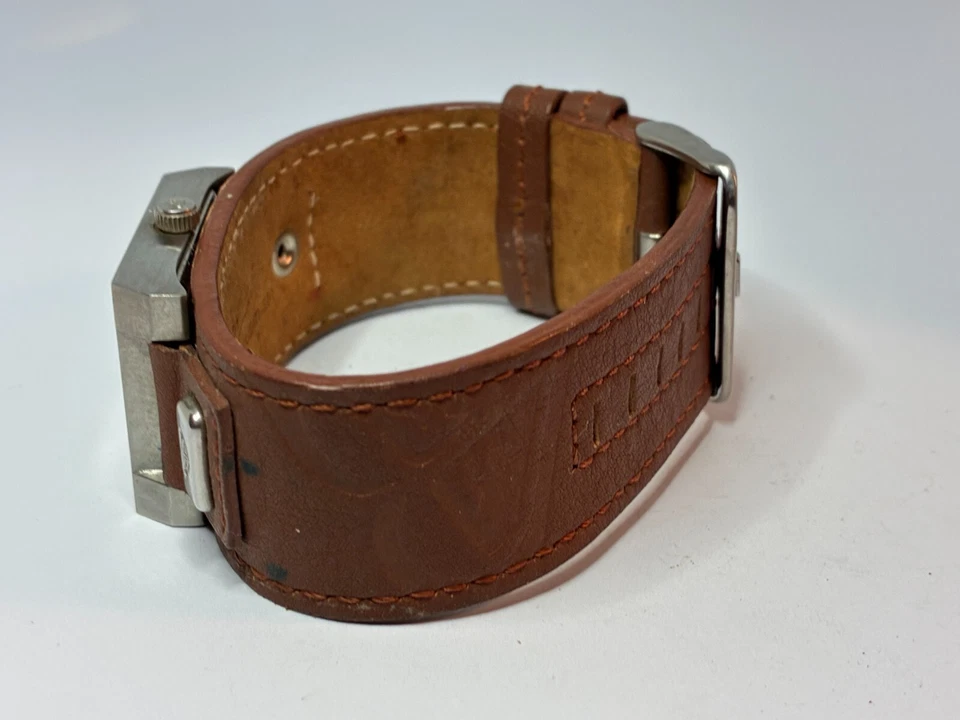 Working Ladies Silver ROXY Quartz Watch  DE - image 3 of 4