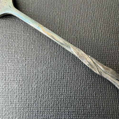 Vintage Reed and Barton Harlequin Silver Plate Olive Fork Bachelor Button Serve - Picture 4 of 12