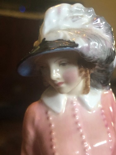 Royal Doulton Beautiful "Maureen" Figurine with Riding Crop, Hat and Gloves VTG - Picture 2 of 5