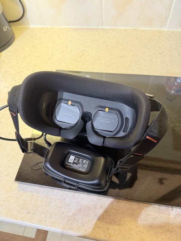 DJI Neo Motion Fly More Combo Goggles - Combo Accessories - NO DRONE Included